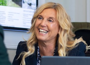 Anita Currie headshot image