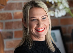 Jodie Jones headshot image
