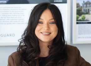 Rebekah Hawkins headshot image